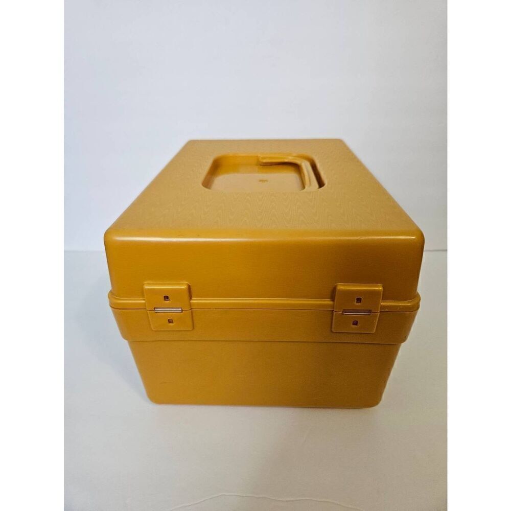 Wilson Wil- hold vintage golden yellow  pattern box. - Picture 4 of 7